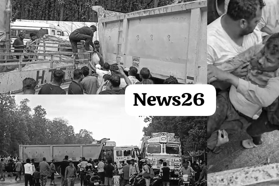 Dhalbhumgarh Road Accident: एनएच-18 पर भीषण सड़क हादसा, गाय को बचाने के चक्कर में डिवाइडर पारकर दूसरी तरफ घुसा डंपर, ग्रामीणों ने बचाई ड्राइवर की जान